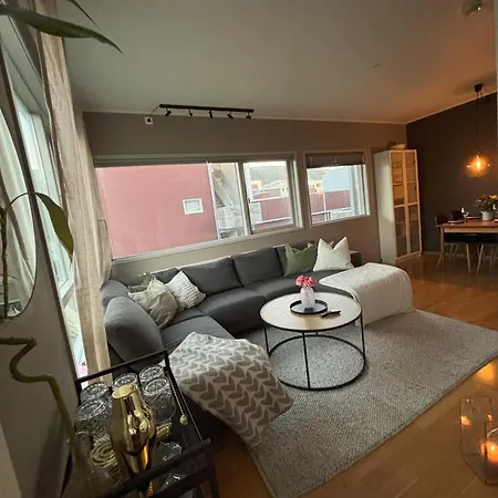 Appartement Sentrumsnaer Midt I Sentrum Tromsø